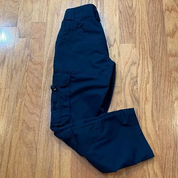 5.11 Tactical Series Women’s Size 10 Cargo Pants Tons of pockets waist grippers - Picture 1 of 14